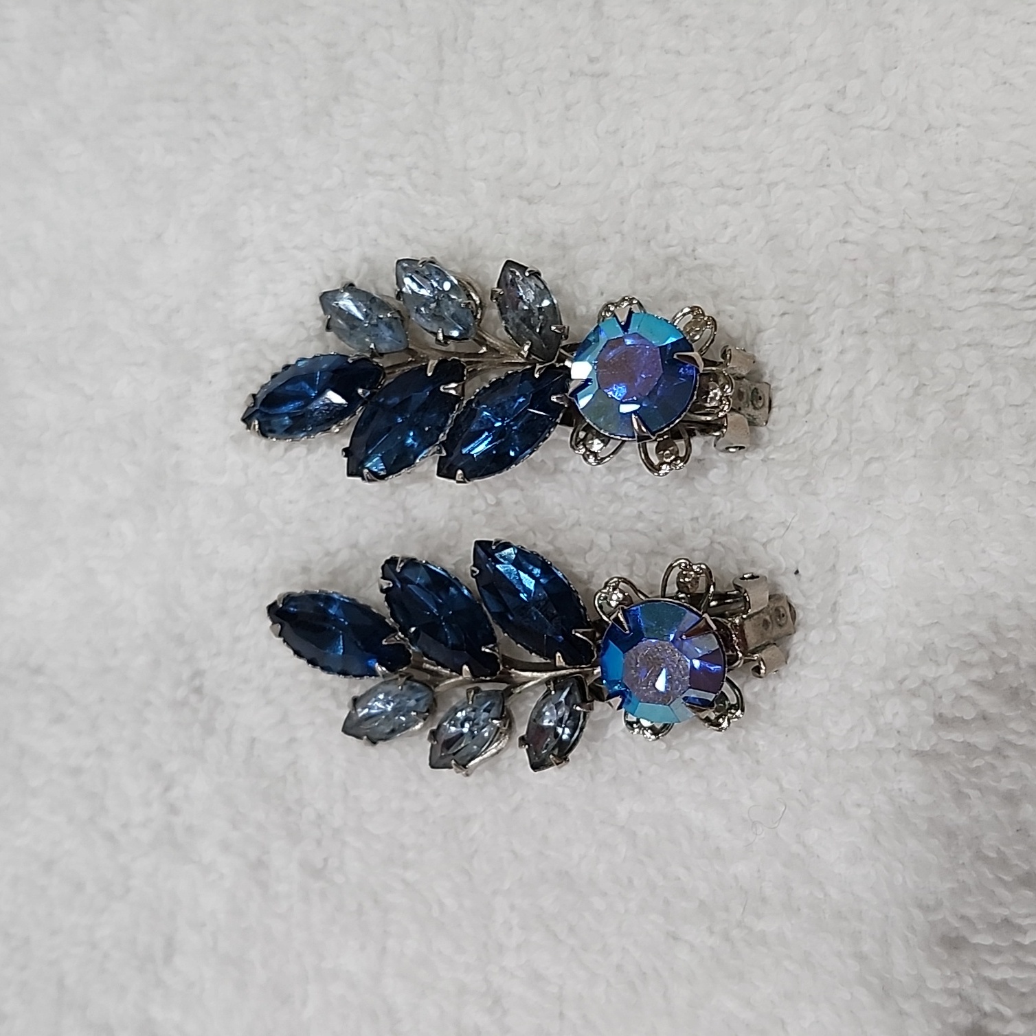 Vintage Elizabeth Morrey Sapphire Blue Rhinestone Clip-On Earrings